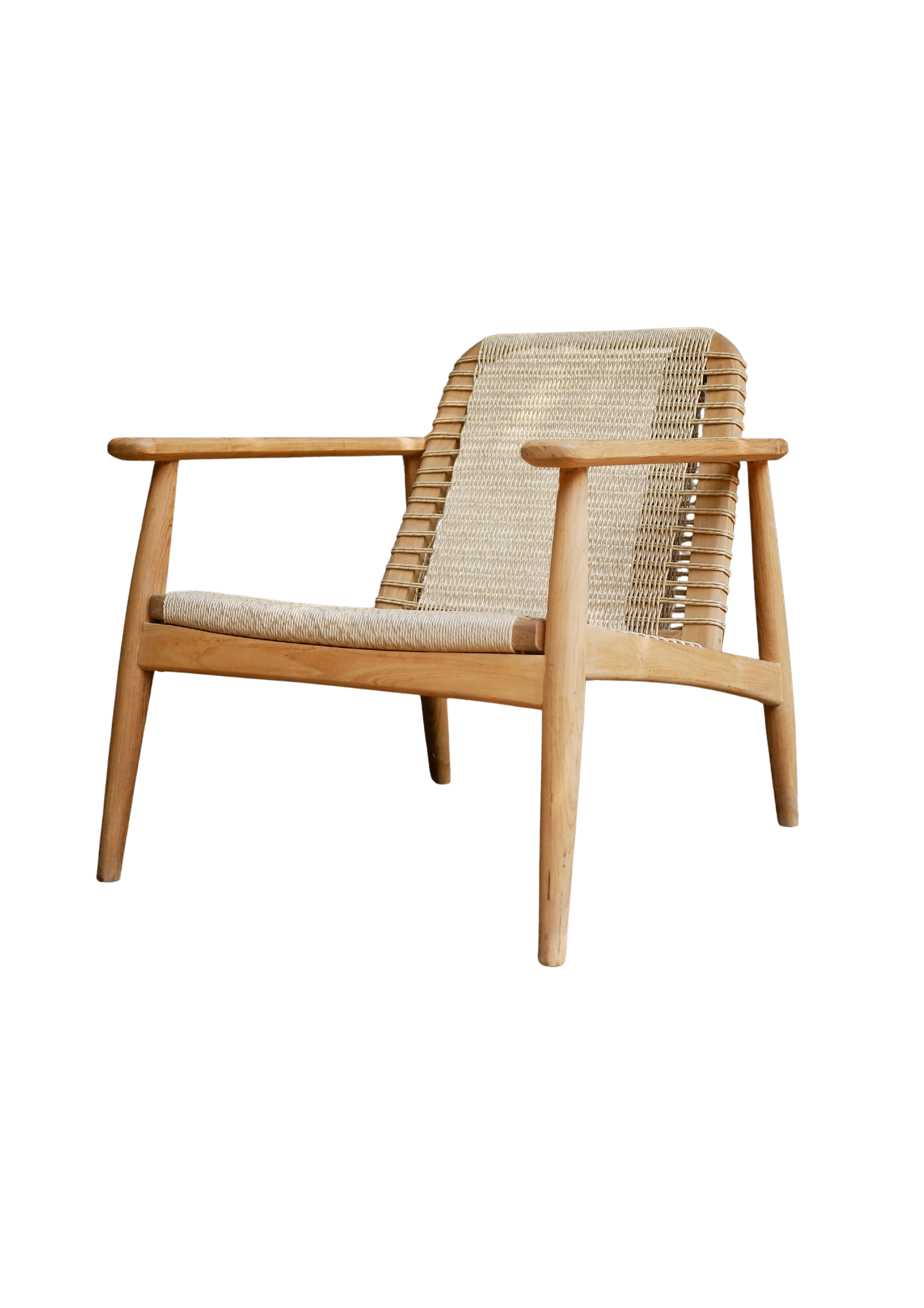 THRILLIC RATTAN LAZY CHAIR